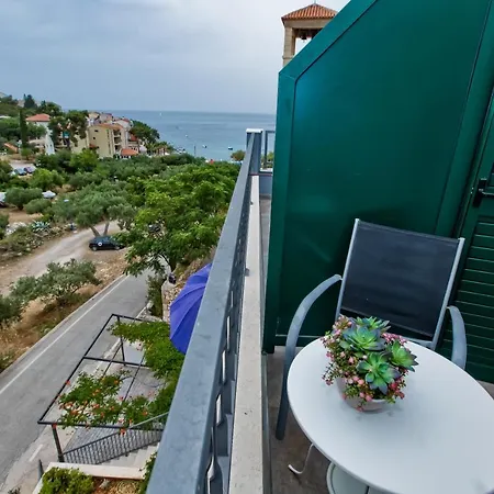 Apartment Maslina *